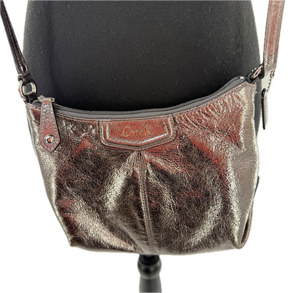 Coach Metallic Pewter Silver Patent Leather Crossbody Bag Poppy Scribble Logo - Picture 3 of 16